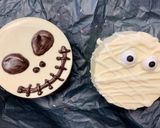 A picture of step 4 of Halloween Chocolate Covered Oreos.