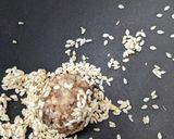 A picture of step 5 of Energy balls (tahini, oat + orange).