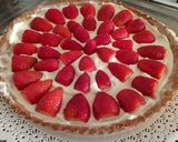 Foto del paso 5 de la receta: Tarta de frutilla con crema y gelatina