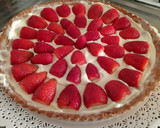 Foto del paso 5 de la receta: Tarta de frutilla con crema y gelatina