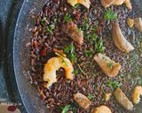 Foto del paso 8 de la receta: Arroz de ventresca de atún y langostinos
