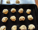 Foto langkah ke 4 dari resep Crunchy chocolate chip cookies🇬🇧.