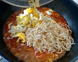 Foto langkah ke 3 dari resep Mie Tarempa Kuah Khas Riau.