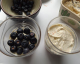 Foto del paso 3 de la receta: Arándanos y fresas con crema especial de mandarinas