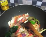 Foto langkah ke 2 dari resep Kerang simping kupas saus tiram pedas manis.