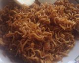 Foto langkah ke 5 dari resep Mie goreng cap Eko sederhana.