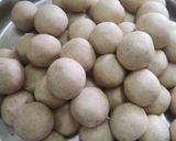 A picture of step 6 of Daraba ladoo.