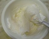 A picture of step 4 of White Roll Cake with White Chocolate.