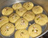 A picture of step 3 of Almond pista biscuit.