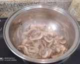 Foto del paso 2 de la receta: Pollo a la nata y champiñones