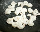 A picture of step 4 of Shrimp Chili with Onions.
