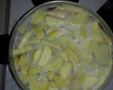 A picture of step 1 of Yellow squash cheesy soup.