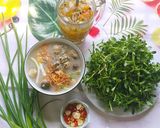 Hình bước làm 4 của món Cháo hến nấm rơm rau đắng