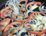 Foto del paso 2 de la receta: Pechugas con cebolla-tomate con guarnición