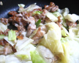 A picture of step 6 of Pork and Cabbage with Miso Sauce (New Twice-Cooked Pork).