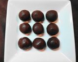 A picture of step 5 of Simple Coffee-flavored Truffles.