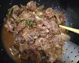 Foto langkah ke 3 dari resep Oseng Daging Sapi Pedas Manis.