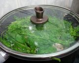 A picture of step 2 of Spinach And Sardine In Olive Oil.
