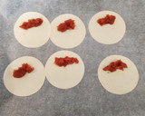 Foto del paso 1 de la receta: Empanadillas con dulce de membrillo