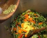 Foto del paso 9 de la receta: Pollo arvejado con champiñones deshidratados