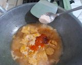 Foto langkah ke 3 dari resep Sosis Asem Manis Simple.