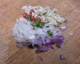 A picture of step 2 of Garlic and Pepper Prawn Serve with Green Jasmine Rice.