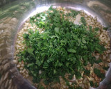 Foto del paso 6 de la receta: Linguines salteados con calamares y almejas al ajillo
