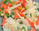 Foto langkah ke 4 dari resep Tumis Wortel Kol.