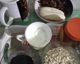A picture of step 1 of Banana Dates Overnight Oats.