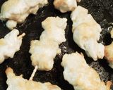 A picture of step 4 of Bite-Sized Snack Chicken Breast Mayo Yakitori.