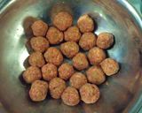 A picture of step 2 of Easy meatball subs.