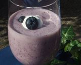 A picture of step 3 of Blueberry and Yogurt Smoothie.