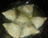 A picture of step 6 of Chole Stuffed Samosa.