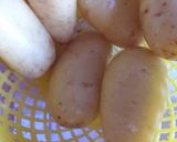 صورة لخطوة 1 من وصفة بطاطا تركية شتوية بإمتياز🥔🥔🥔