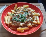 A picture of step 8 of Poutine 'Yorkshire' version.