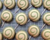 A picture of step 12 of Easy and Pretty Lollypop Cookies.