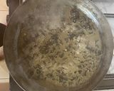 Foto del paso 4 de la receta: Salsa de hongos de pino