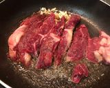 Hình bước làm 2 của món Steak Áp Chảo Với Dầu Mè