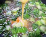 Gambar langkah 6 resipi Sup Sayur Tofu Telur.