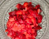 Foto langkah ke 1 dari resep Strawberry milk.