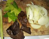 Foto langkah ke 2 dari resep Cumi Bumbu Kuning.