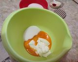 Ricottás-grízes süti gyümölccsel recept fázis 2 fotója