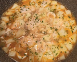 Foto del paso 5 de la receta: Merluza con calamares y patatas
