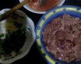 صورة لخطوة 1 من وصفة كبدة مشرملة بي الأرز 🍚