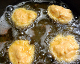 Foto del paso 3 de la receta: Buñuelos de calabaza y parmesano rallado