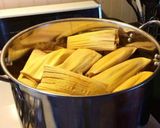 Foto del paso 4 de la receta: Tamales de elote rellenos de Nutella