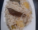 A picture of step 5 of Black cumin Aloo ka pulao with chicken stock.