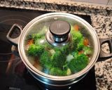 Foto del paso 9 de la receta: Brócoli con patatas y zanahorias al vapor