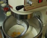 Foto langkah ke 1 dari resep Roti Manis.