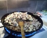 Foto del paso 1 de la receta Paella de magra con champiñones y espárragos Trigueros